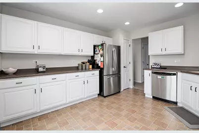 16816 S Locust Lane, Lockport, IL 60441 - Photo 9
