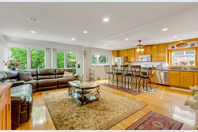 8936 N Elmore Street, Niles, IL 60714 - Photo 15