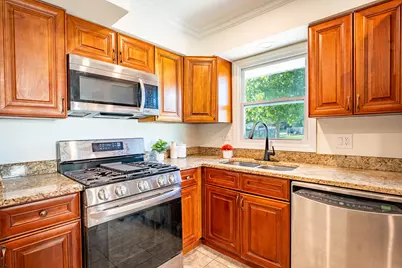 28W520 Lester Street, West Chicago, IL 60185 - Photo 9