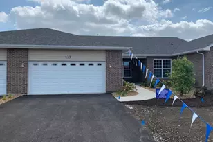 402 Bluebell Dr, Bolingbrook, IL 60440 - Photo 3