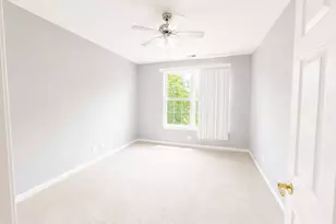 1361 Scarboro Rd, Schaumburg, IL 60193 - Photo 11