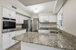 32 Timber Hill Rd, Buffalo Grove, IL 60089 - Photo 9