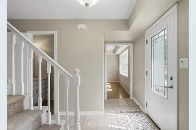 32 Timber Hill Road, Buffalo Grove, IL 60089 - Photo 3