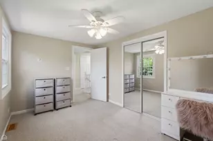32 Timber Hill Rd, Buffalo Grove, IL 60089 - Photo 13