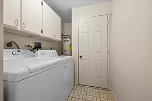 1979 Ammer Ridge Ct, Glenview, IL 60025 - Photo 9