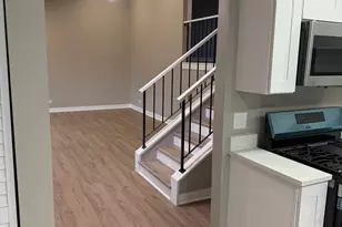 208 Albert Dr, Vernon Hills, IL 60061 - Photo 5