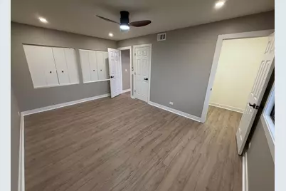 208 Albert Drive, Vernon Hills, IL 60061 - Photo 7