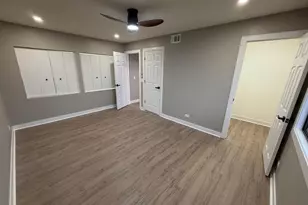 208 Albert Dr, Vernon Hills, IL 60061 - Photo 7