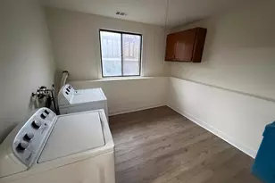 208 Albert Dr, Vernon Hills, IL 60061 - Photo 9