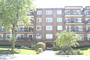 8001 W Courte Dr, Niles, IL 60714 - Photo 1