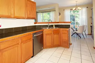 383 Shadow Creek Dr, Vernon Hills, IL 60061 - Photo 5