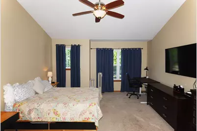 383 Shadow Creek Drive, Vernon Hills, IL 60061 - Photo 9