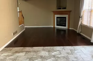 1617 Astor Ave, Oakbrook Terrace, IL 60181 - Photo 3