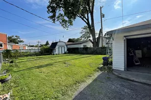 8212 Mulligan Ave, Burbank, IL 60459 - Photo 7