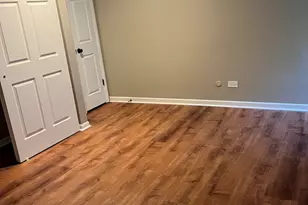 5515 E Lake Dr E, Lisle, IL 60532 - Photo 7