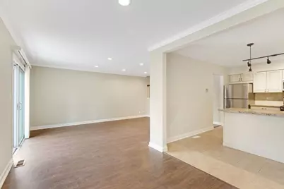 608 Westwood Court, Wheeling, IL 60090 - Photo 7