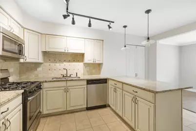 608 Westwood Court, Wheeling, IL 60090 - Photo 9