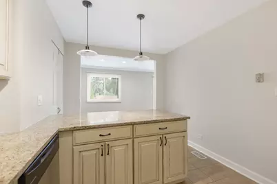 608 Westwood Court, Wheeling, IL 60090 - Photo 11