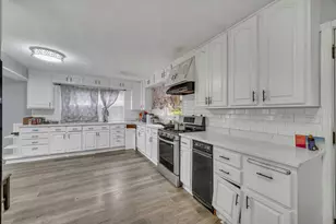 421 E Courtland St, Mundelein, IL 60060 - Photo 9