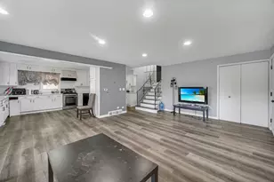 421 E Courtland St, Mundelein, IL 60060 - Photo 5