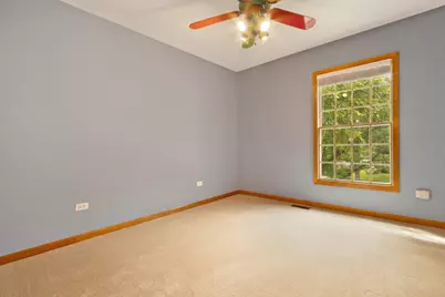 [Address not provided], Lindenhurst, IL 60046 - Photo 17