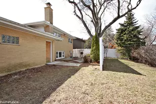 8732 W North Terrace, Niles, IL 60714 - Photo 13