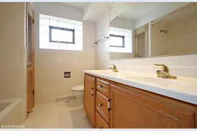 8732 W North Terrace, Niles, IL 60714 - Photo 9