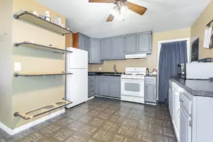 411 S Fulton Ave, Bradley, IL 60915 - Photo 9