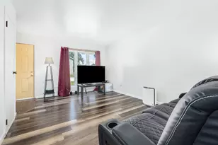 411 S Fulton Ave, Bradley, IL 60915 - Photo 5