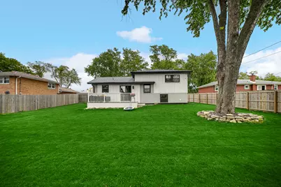 10324 S 81st Avenue, Palos Hills, IL 60465 - Photo 19
