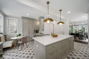 1907 W Berwyn Ave, Chicago, IL 60640 - Photo 13