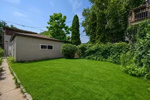 1907 W Berwyn Ave, Chicago, IL 60640 - Photo 35