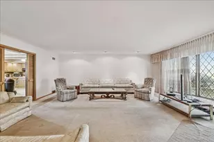 10129 WestManor Dr, Franklin Park, IL 60131 - Photo 5