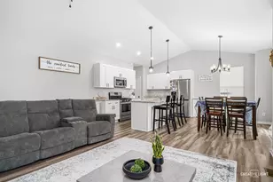 1209 Oakmont Ct, Sandwich, IL 60548 - Photo 7