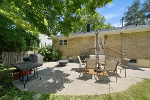 340 Dalton Ave, Mundelein, IL 60060 - Photo 17