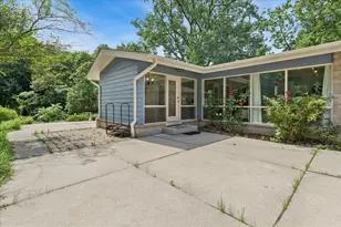1958 Castlewood Rd, Highland Park, IL 60035 - Photo 23