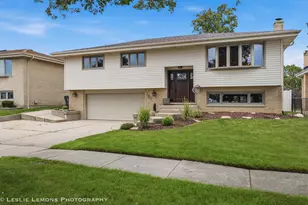 567 Irmen Dr, Wood Dale, IL 60191 - Photo 1