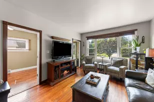 1928 Curtiss St, Downers Grove, IL 60515 - Photo 5