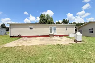 885 Wilson St, Stonefort, IL 62987 - Photo 5