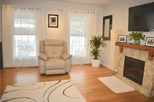 741 Buttonwood Cir, Naperville, IL 60540 - Photo 5