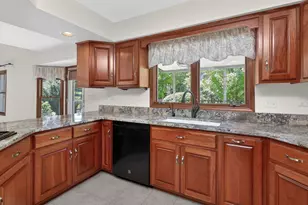 0N462 Arbor Ct, Winfield, IL 60190 - Photo 9