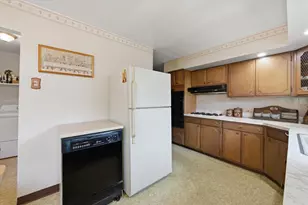 7048 W 72nd Pl, Chicago, IL 60638 - Photo 9