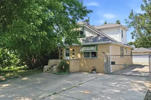 7048 W 72nd Pl, Chicago, IL 60638 - Photo 1