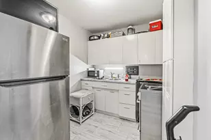 7337 S South Shore Dr, Chicago, IL 60649 - Photo 9