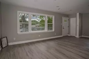 110 Hunters Path, Lake in the Hills, IL 60156 - Photo 5