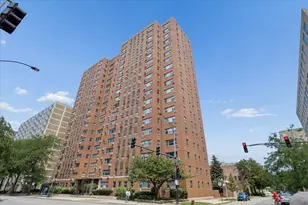 2909 N Sheridan Rd, Chicago, IL 60657 - Photo 1