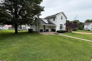 409 N Barber Ave, Polo, IL 61064 - Photo 3