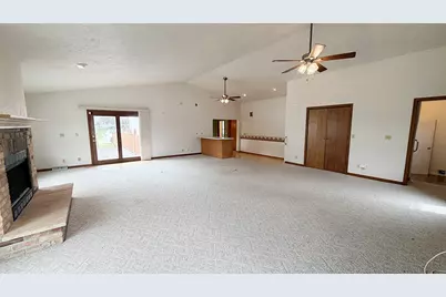 409 N Barber Avenue, Polo, IL 61064 - Photo 7