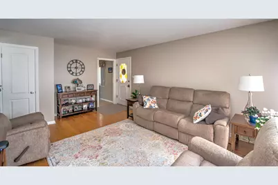 327 W Holly Court, Glenwood, IL 60425 - Photo 11
