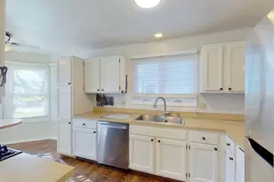 601 Topeka Ct, Carol Stream, IL 60188 - Photo 3